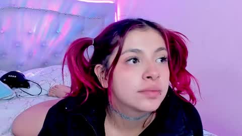 Snapshot of kathia_saenz chatting on 01.25.25 Kathia online show from 01.25.25