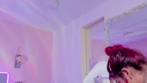 Snapshot of kathia_saenz chatting on 02.18.25 Kathia online show from 02.18.25