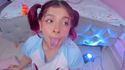 Snapshot of kathia_saenz chatting on 03.11.25 Kathia online show from 03.11.25