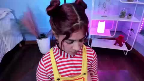 Snapshot of kathia_saenz chatting on 10.02.25 Kathia online show from 10.02.25