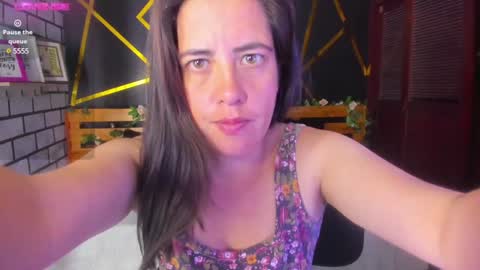 Snapshot of kathina_giraldo chatting on 12.04.24 Paola online show from 12.04.24