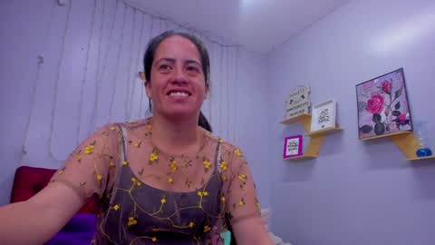Snapshot of kathina_giraldo chatting on 12.14.24 Paola online show from 12.14.24