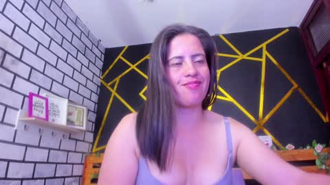 Snapshot of kathina_giraldo chatting on 12.18.24 Paola online show from 12.18.24