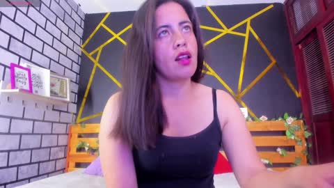 Snapshot of kathina_giraldo chatting on 12.27.24 Paola online show from 12.27.24