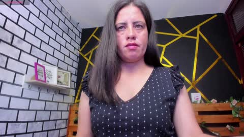 Snapshot of kathina_giraldo chatting on 01.10.25 Paola online show from 01.10.25