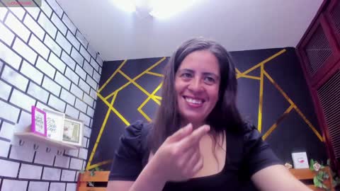 Snapshot of kathina_giraldo chatting on 01.14.25 Paola online show from 01.14.25