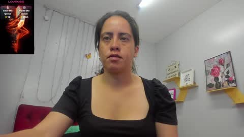 Snapshot of kathina_giraldo chatting on 02.05.25 Paola online show from 02.05.25