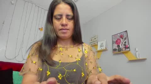 Snapshot of kathina_giraldo chatting on 02.07.25 Paola online show from 02.07.25