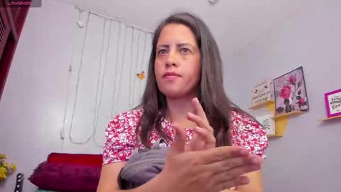 Snapshot of kathina_giraldo chatting on 03.08.25 Paola online show from 03.08.25