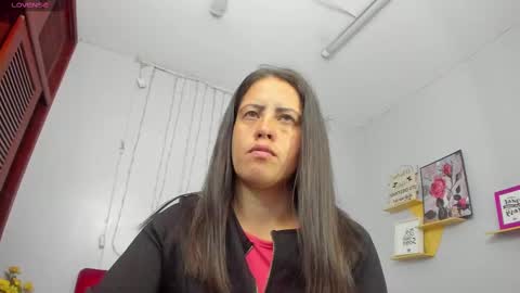 Snapshot of kathina_giraldo chatting on 03.12.25 Paola online show from 03.12.25