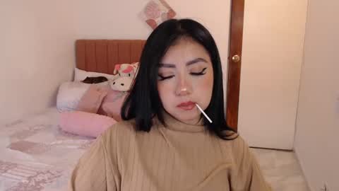 Snapshot of kathyrose_ chatting on 11.07.25 Kathy online show from 11.07.25