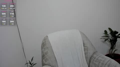 Snapshot of katia_12_ chatting on 12.20.24 katia_12_ online show from 12.20.24