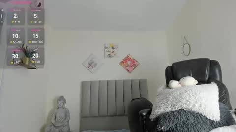 Snapshot of katia_gh chatting on 10.23.25 Katia online show from 10.23.25