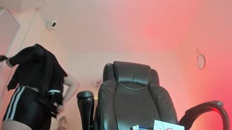 Snapshot of katia_gh chatting on 11.19.25 Katia online show from 11.19.25