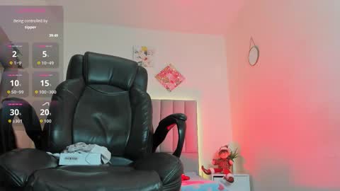 Snapshot of katia_gh chatting on 11.21.25 Katia online show from 11.21.25