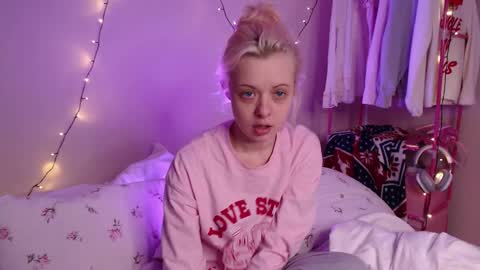 Snapshot of katie_deville chatting on 01.18.26 Katie Deville online show from 01.18.26