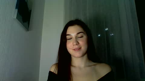 katie_foxi online show from 10.31.25