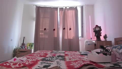 Snapshot of katie_ness chatting on 12.21.24 Kate online show from 12.21.24