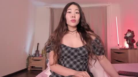 Snapshot of katie_ness chatting on 12.25.24 Kate online show from 12.25.24