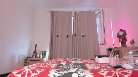 Snapshot of katie_ness chatting on 12.31.24 Kate online show from 12.31.24