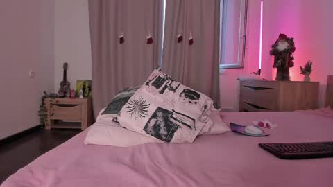 Snapshot of katie_ness chatting on 01.14.25 Kate online show from 01.14.25