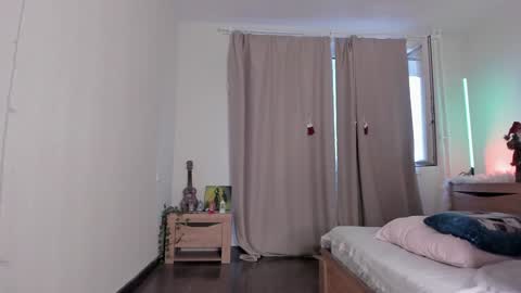 Snapshot of katie_ness chatting on 02.08.25 Kate online show from 02.08.25