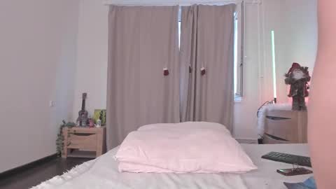 Snapshot of katie_ness chatting on 02.11.25 Kate online show from 02.11.25