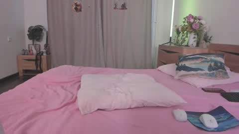 Snapshot of katie_ness chatting on 11.15.25 Kate online show from 11.15.25