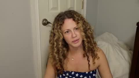 Snapshot of katiecoxxwell chatting on 03.22.26 Katie Coxxwell online show from 03.22.26