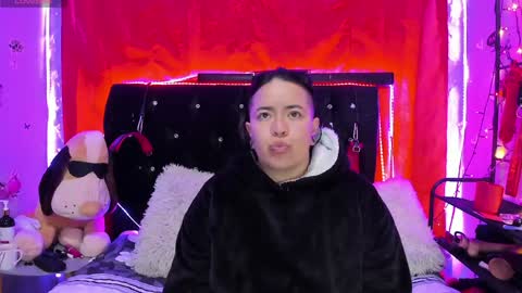 Snapshot of katieeandsharon chatting on 01.25.25 SHARON KATIEE online show from 01.25.25