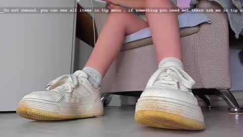 Snapshot of katiewoww chatting on 09.15.25 Miss Katie online show from 09.15.25