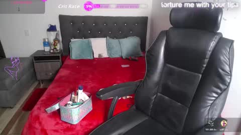 Snapshot of katik_11sexhot chatting on 10.30.25 Daniela online show from 10.30.25