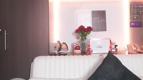 K A T L Y N  online show from 02.17.26