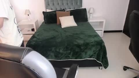 Snapshot of katnia_and_marcuz chatting on 01.09.25 Katnia and Marcuz online show from 01.09.25