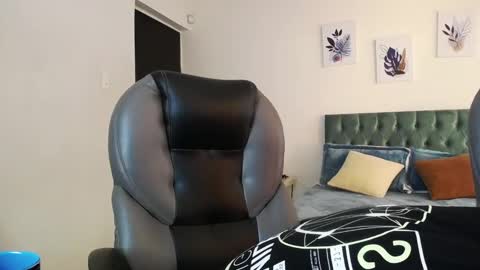 Snapshot of katnia_and_marcuz chatting on 01.28.25 Katnia and Marcuz online show from 01.28.25