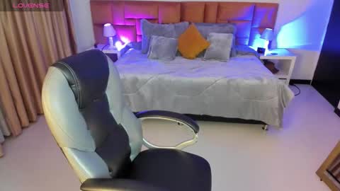 Snapshot of katnia_and_marcuz chatting on 09.10.25 Katnia and Marcuz online show from 09.10.25