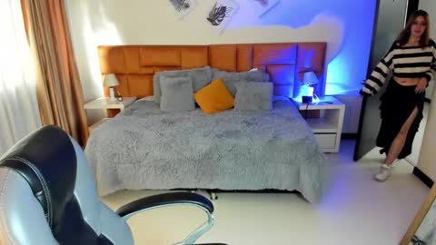 Snapshot of katnia_and_marcuz chatting on 10.10.25 Katnia and Marcuz online show from 10.10.25