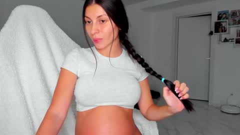 Snapshot of katrin_fit chatting on 10.28.25 Katrin online show from 10.28.25