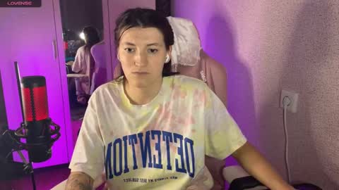 Snapshot of katrin_kristal chatting on 03.04.25 naked in pvt show 100 tk online show from 03.04.25