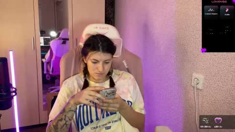 Snapshot of katrin_kristal chatting on 03.05.25 naked in pvt show 100 tk online show from 03.05.25