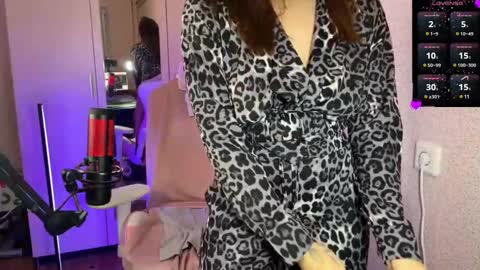 Snapshot of katrin_kristal chatting on 03.10.25 naked in pvt show 100 tk online show from 03.10.25