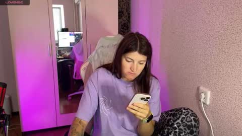 Snapshot of katrin_kristal chatting on 09.14.25 naked in pvt show 100 tk online show from 09.14.25