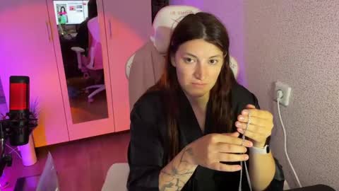 Snapshot of katrin_kristal chatting on 10.08.25 naked in pvt show 100 tk online show from 10.08.25