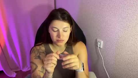 Snapshot of katrin_kristal chatting on 10.17.25 naked in pvt show 100 tk online show from 10.17.25