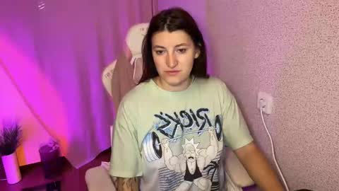 Snapshot of katrin_kristal chatting on 10.26.25 naked in pvt show 100 tk online show from 10.26.25