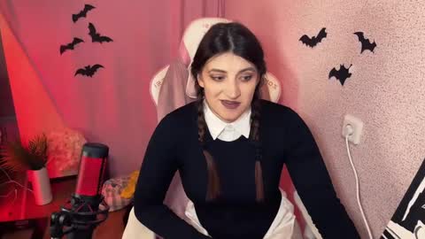 Snapshot of katrin_kristal chatting on 10.30.25 naked in pvt show 100 tk online show from 10.30.25