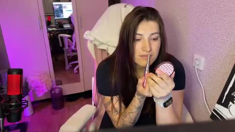 Snapshot of katrin_kristal chatting on 11.03.25 naked in pvt show 100 tk online show from 11.03.25