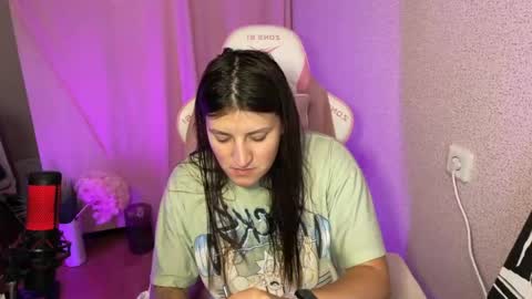 Snapshot of katrin_kristal chatting on 11.05.25 naked in pvt show 100 tk online show from 11.05.25