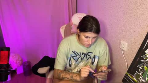 Snapshot of katrin_kristal chatting on 11.12.25 naked in pvt show 100 tk online show from 11.12.25