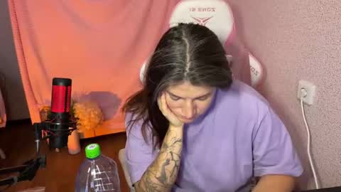 Snapshot of katrin_kristal chatting on 11.17.25 naked in pvt show 100 tk online show from 11.17.25